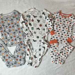 NWOT bundle of 3 pair Halloween theme pajama sets size 5